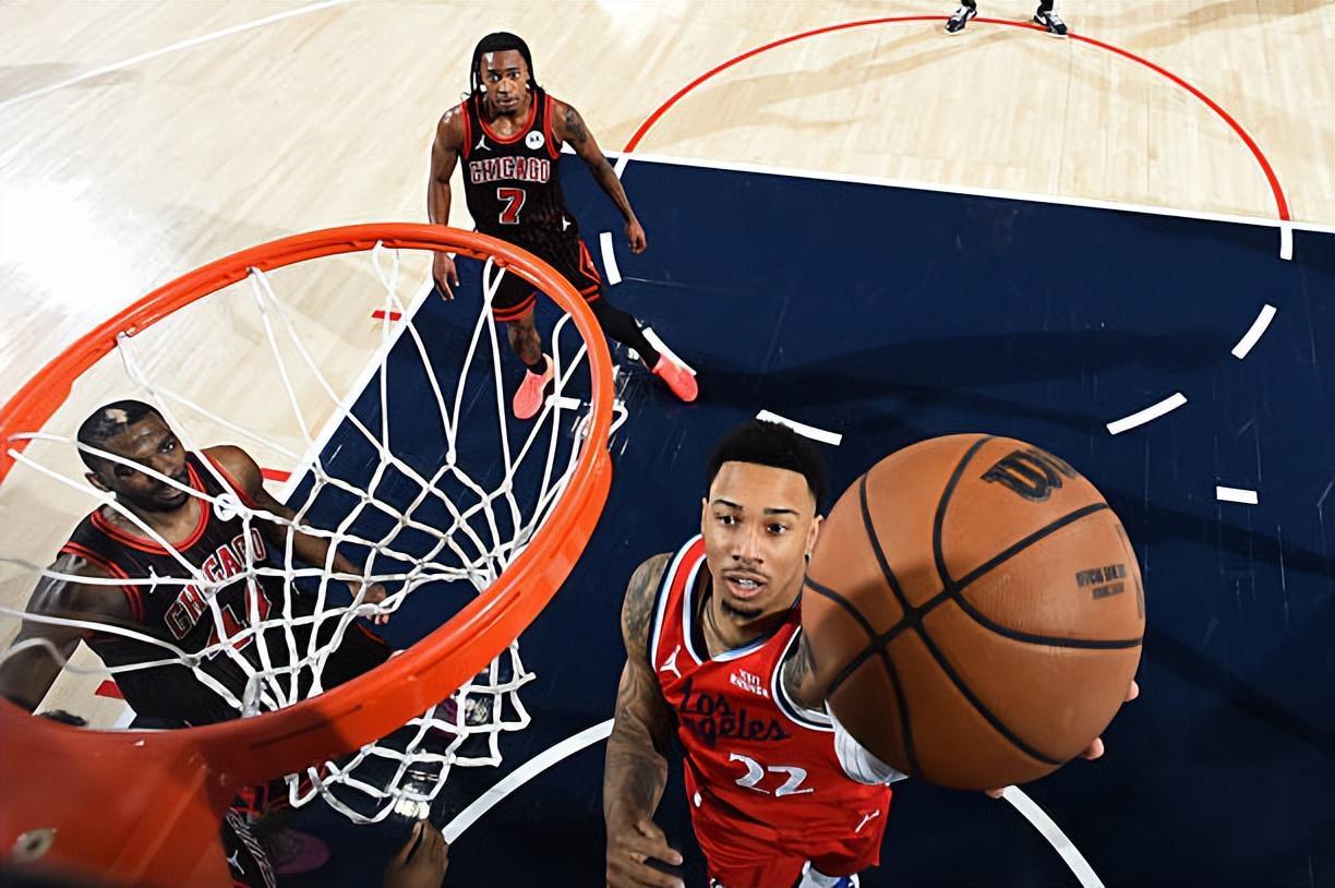 OD体育官网-又一次扮演了超级第六人的角色，侧翼新星真的在快船站稳脚跟了？