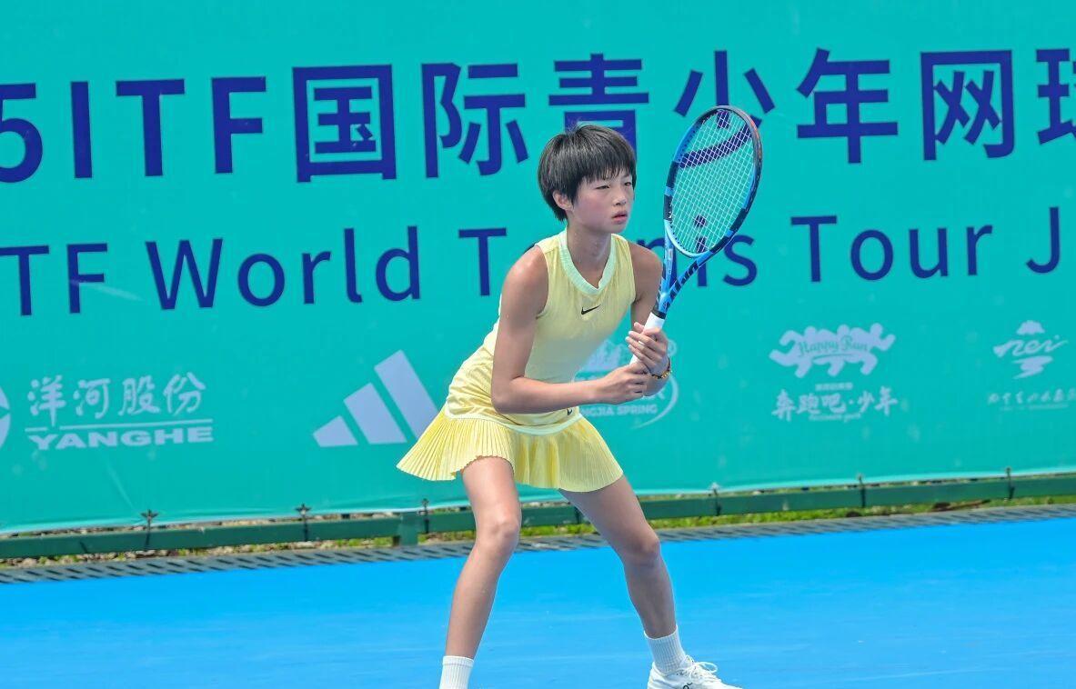 OD体育官方-两战全胜！中国女网14岁小花闪耀世少赛：郑钦文王欣瑜后继有人